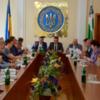На засіданні президії та постійних комісій обласної ради депутати обговорили і погодили порядок денний п’ятої сесії