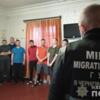 Правоохоронці викрили групу зловмисників, які утримували в неволі два десятки людей