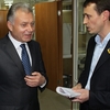 Хто перед ким двері закрив?
