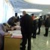 Голова ДВК вказувала спостерігачам, звідки їм спостерігати за голосуванням