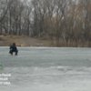 Патрульні врятували рибалку, який провалився під лід
