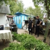 В садибі жителя Прилук поліція викрила нарколабораторію та склад зброї