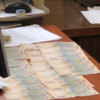 Поліція спільно з прокуратурою затримала посадовця, який отримав хабар у 18 тисяч гривень