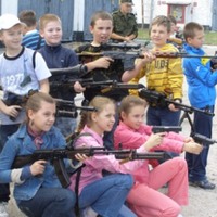 Учні Київської гімназії №283 в гостях у військових в с. Десна
