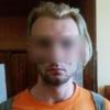 Чернігівські поліцейські встановили молодика, що пошкодив скляну зупинку міського транспорту