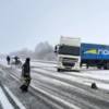 Упродовж минулої доби рятувальники вивільнили зі складних ділянок доріг 4 одиниці транспортних засобів