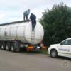 В Прилуцькому районі поліцейські затримали автомобіль, який незаконно перевозив нафтопродукти