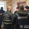 Поліцейські викрили групу шахраїв, які взяли 400 тисяч гривень онлайн-кредитів на інших громадян