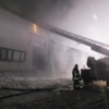 У Чернігові надзвичайники ліквідували пожежу прибудови до складської будівлі