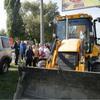 Валерій Дубіль  разом з городянами зупинив будівельні роботи на місці зведення незаконної автозаправки  в Чернігові
