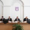 Координувати зусилля органів виконавчої влади та місцевого самоврядування для забезпечення реалізації права кожної дитини на виховання в сім’ї