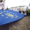 У центрі Чернігова близько 100 громадських активістів провели акцію на підтримку європейського вибору України.