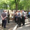Конфлікт у Прилуках: родичі контрактників узяли в облогу військову частину